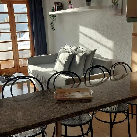 Americas - Garden Apartment